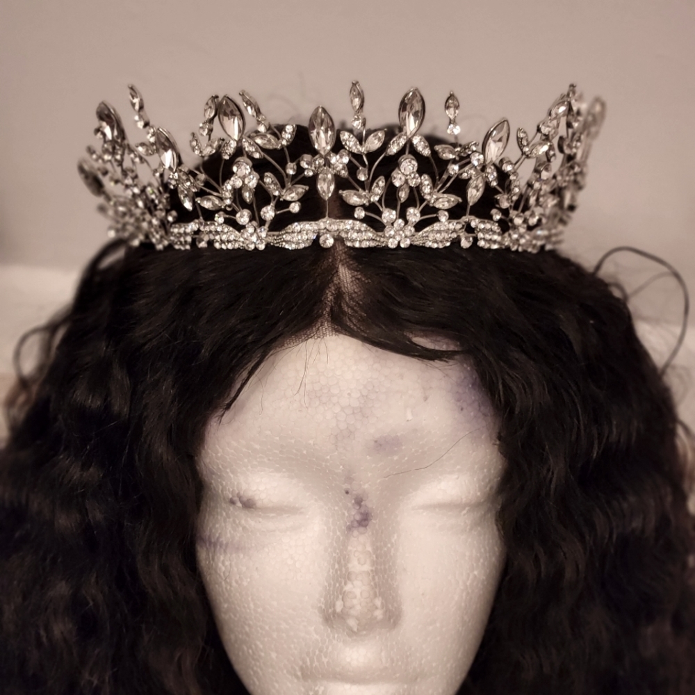 Bridal headpiece in silver